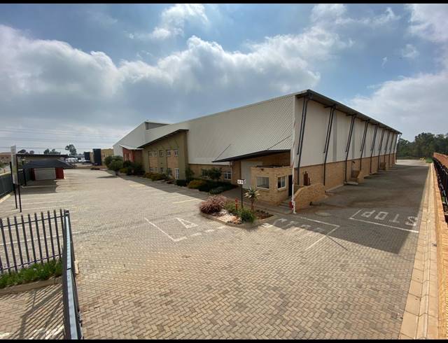 5,965M² WAREHOUSE FOR SALE IN GOSFORTH PARK